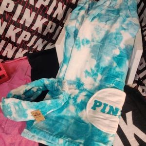 Vs PINK New design Tie dye Spa towel love this towel it Velcro’s